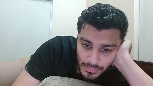 Snapshot of robintoit chatting on 09/10/25, 05:29 robintoit online show from 09/10/25, 05:29