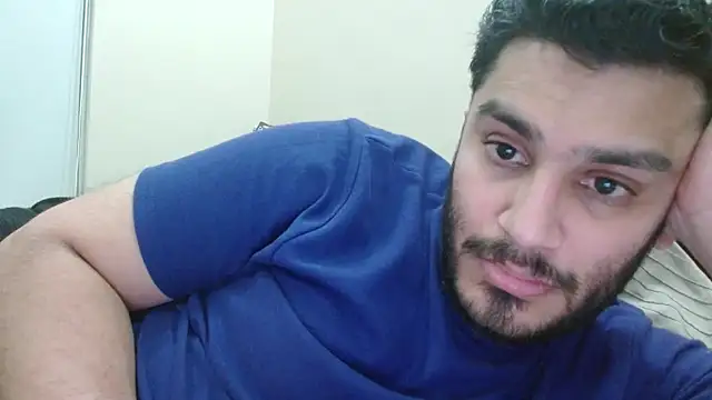 Snapshot of robintoit chatting on 09/18/25, 05:48 robintoit online show from 09/18/25, 05:48