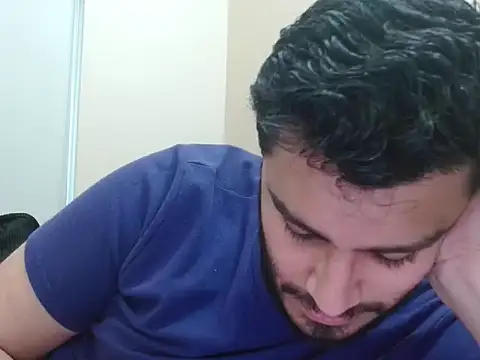 Snapshot of robintoit chatting on 09/19/25, 08:16 robintoit online show from 09/19/25, 08:16