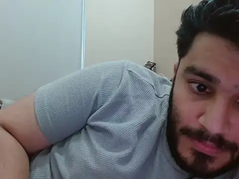 Snapshot of robintoit chatting on 09/27/25, 03:44 robintoit online show from 09/27/25, 03:44