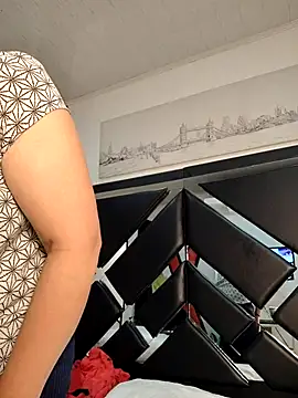 Natasha milf   online show from 10/10/25, 12:48