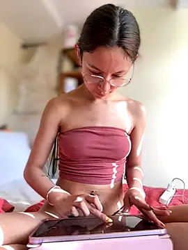 Bonniepark online show from 11/04/25, 12:26