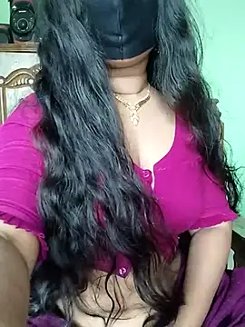 Idhika Paul online show from 03/09/25, 07:45