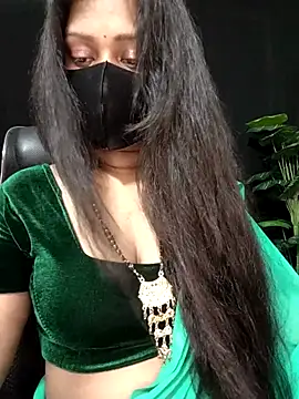 Idhika Paul online show from 09/28/25, 09:58