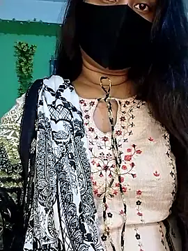 Idhika Paul online show from 10/07/25, 10:12