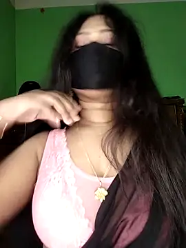 Idhika Paul online show from 03/15/26, 06:30