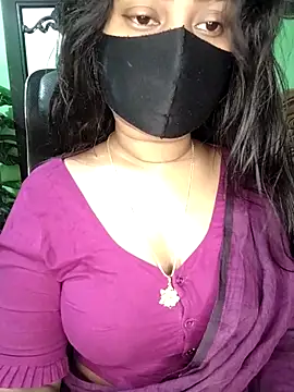 Idhika Paul online show from 04/11/26, 03:49