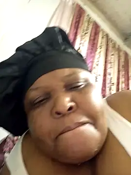 Snapshot of HOTSUGARX5 chatting on 12/23/24, 11:04 HOTSUGARX5 online show from 12/23/24, 11:04