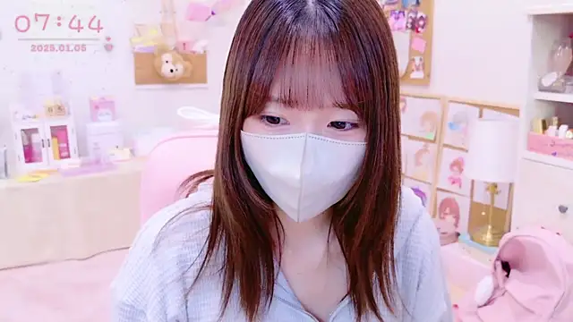 Yui-Ch online show from 01/04/25, 10:45