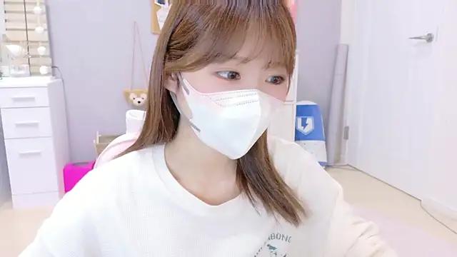 Yui-Ch online show from 10/06/25, 01:08