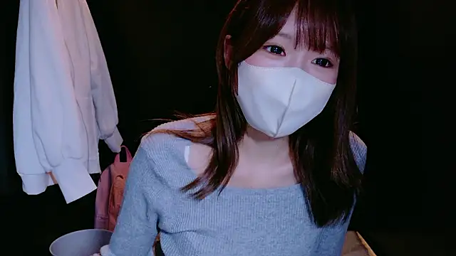 Yui-Ch online show from 10/13/25, 01:00