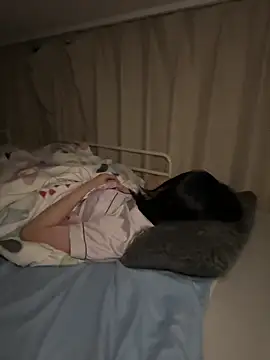 Snapshot of -mirai- chatting on 03/16/25, 01:06 -mirai- online show from 03/16/25, 01:06