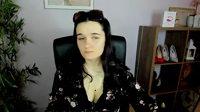 Snapshot of KateDelight chatting on 03/22/25, 10:39 KateDelight online show from 03/22/25, 10:39