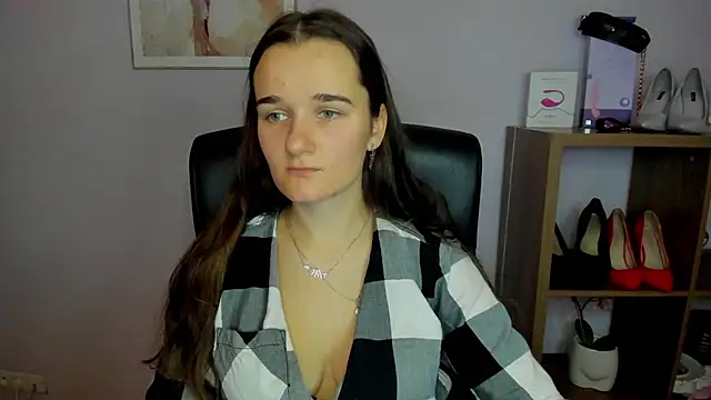 Snapshot of KateDelight chatting on 10/04/25, 06:44 KateDelight online show from 10/04/25, 06:44