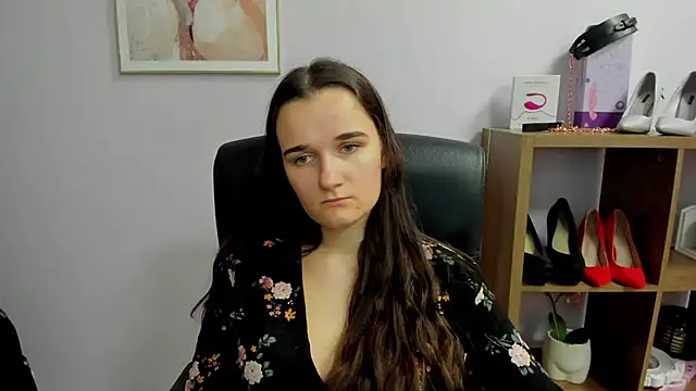 Snapshot of KateDelight chatting on 11/09/25, 07:56 KateDelight online show from 11/09/25, 07:56