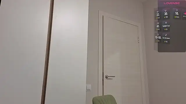 Snapshot of R1mmo__ chatting on 09/16/25, 07:48 R1mmo online show from 09/16/25, 07:48