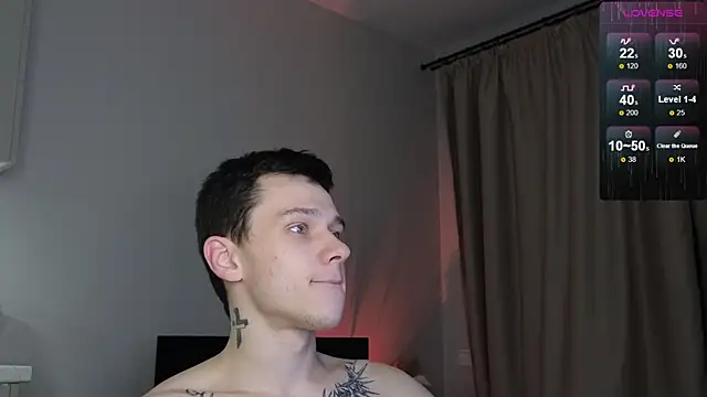 Snapshot of R1mmo__ chatting on 11/15/25, 04:47 R1mmo online show from 11/15/25, 04:47