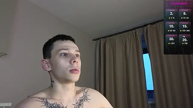 Snapshot of R1mmo__ chatting on 12/16/25, 08:08 R1mmo online show from 12/16/25, 08:08