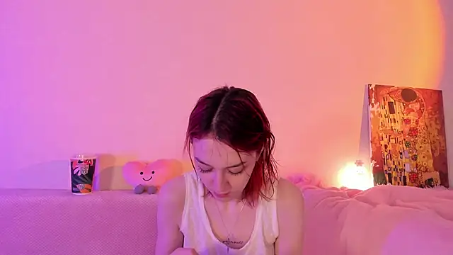 Snapshot of CrystalRey chatting on 02/02/25, 04:26 CrystalRey online show from 02/02/25, 04:26