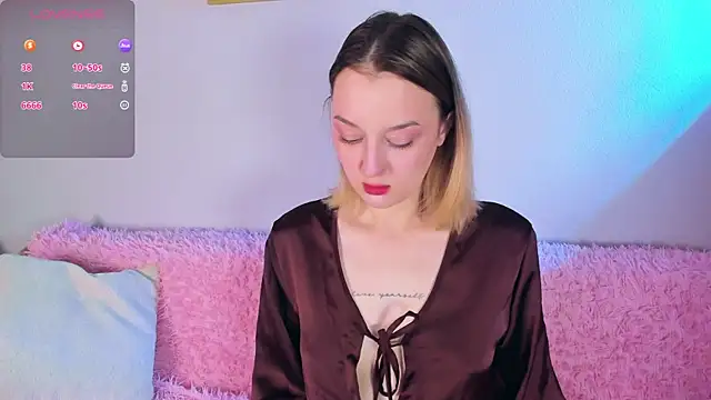 Snapshot of CrystalRey chatting on 11/01/25, 08:16 CrystalRey online show from 11/01/25, 08:16