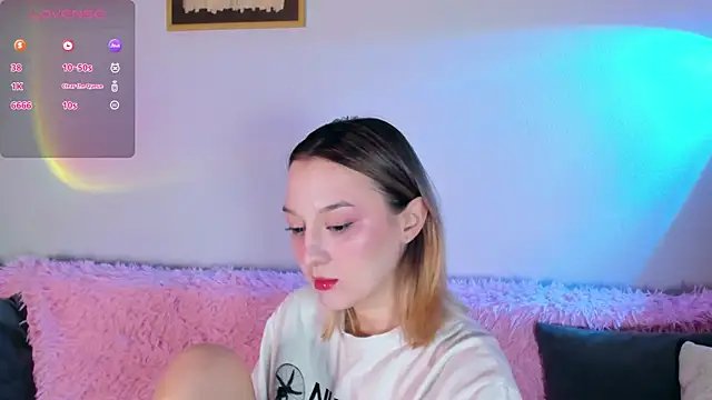 Snapshot of CrystalRey chatting on 11/16/25, 06:52 CrystalRey online show from 11/16/25, 06:52