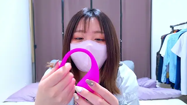 Snapshot of ayu_yu_xo chatting on 02/11/25, 04:56 ayu yu xo online show from 02/11/25, 04:56