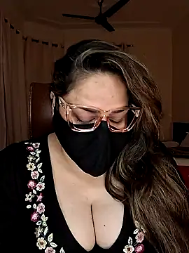 Snapshot of SEXY-Sardarni chatting on 02/10/25, 03:32 SEXY-Sardarni online show from 02/10/25, 03:32