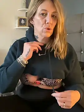 blondebitch2 online show from 01/31/25, 02:28