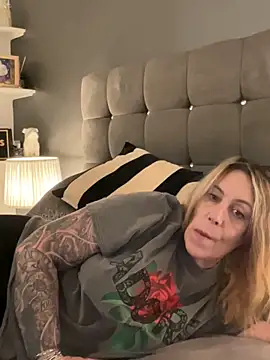 blondebitch2 online show from 02/02/25, 06:42