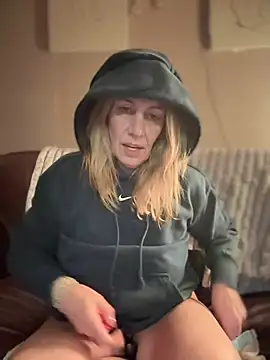 blondebitch2 online show from 02/08/25, 01:00