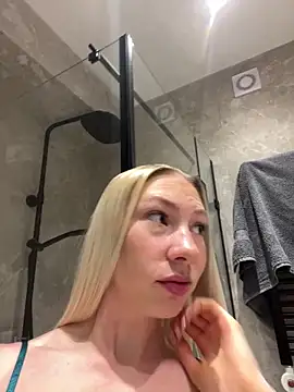 LuisaBecker online show from 03/06/25, 08:05