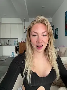 LuisaBecker online show from 01/17/26, 10:31