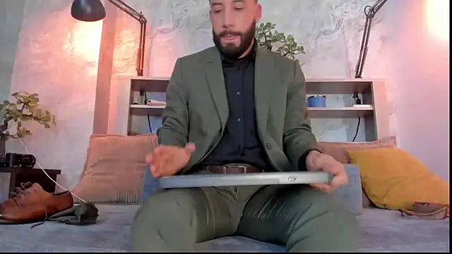 bruno woods online show from 12/15/25, 04:22