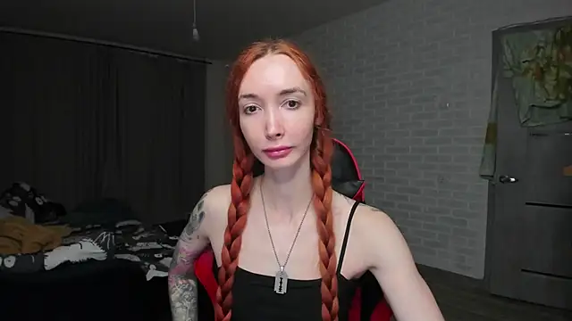 Roxy Silver online show from 10/10/25, 03:00