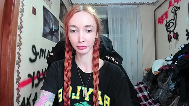 Roxy Silver online show from 10/13/25, 04:51