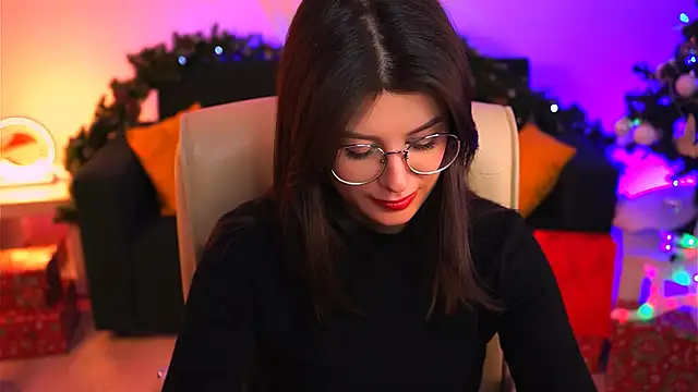 Snapshot of NicoleMun chatting on 12/22/24, 11:22 NicoleMun online show from 12/22/24, 11:22