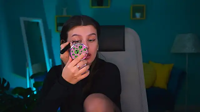 Snapshot of NicoleMun chatting on 02/07/25, 05:07 NicoleMun online show from 02/07/25, 05:07