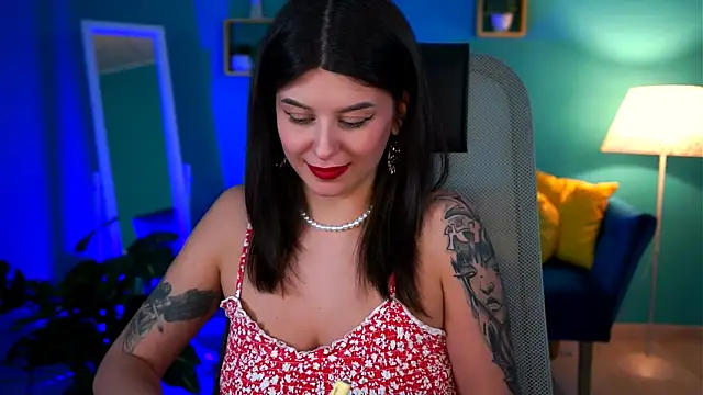 Snapshot of NicoleMun chatting on 02/18/25, 03:21 NicoleMun online show from 02/18/25, 03:21