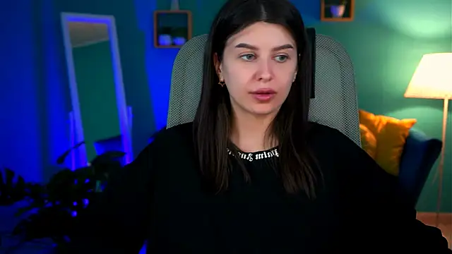 Snapshot of NicoleMun chatting on 02/19/25, 06:32 NicoleMun online show from 02/19/25, 06:32