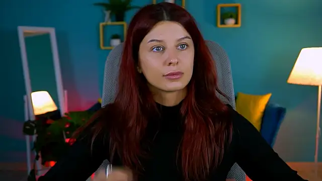 Snapshot of NicoleMun chatting on 10/28/25, 12:19 NicoleMun online show from 10/28/25, 12:19