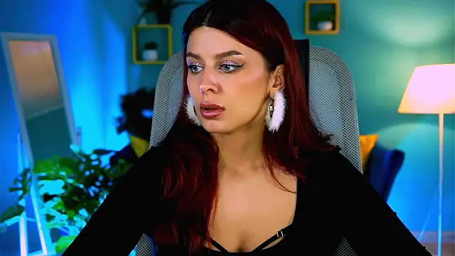 Snapshot of NicoleMun chatting on 12/17/25, 05:08 NicoleMun online show from 12/17/25, 05:08