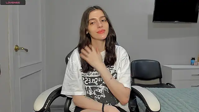 broosnica1 online show from 12/23/25, 06:55