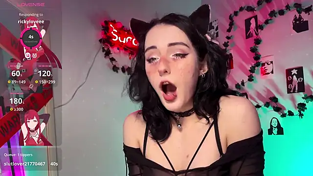 Snapshot of Alice_Succuby chatting on 12/13/25, 07:53 Alice Succuby online show from 12/13/25, 07:53