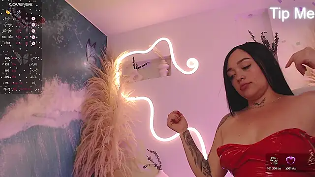 ViolettaHotLatin  online show from 02/05/26, 12:43