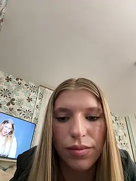 adel secret online show from 04/05/26, 07:44