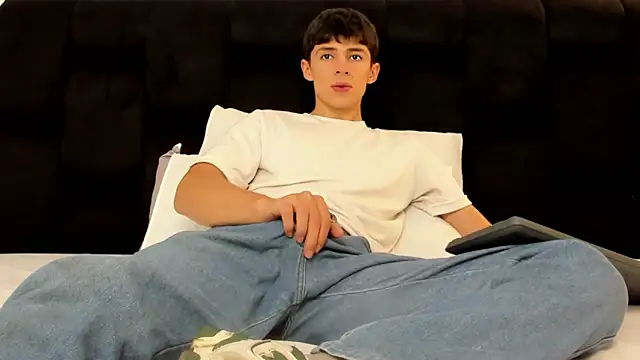 Adam Clay21 online show from 09/13/25, 01:22