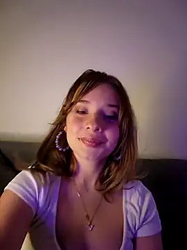 Snapshot of Sophy_Bunny chatting on 03/06/25, 08:27 Sophy Bunny online show from 03/06/25, 08:27