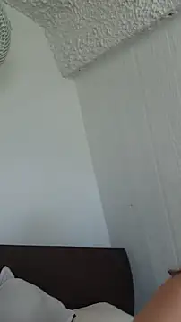 Snapshot of Sophy_Bunny chatting on 12/03/25, 03:54 Sophy Bunny online show from 12/03/25, 03:54