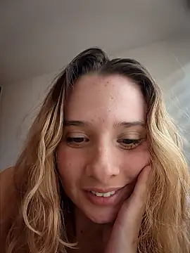 Sophy Bunny online show from 02/26/26, 07:24