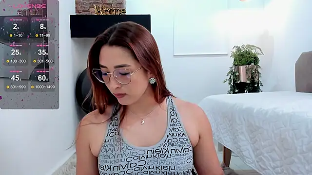 Snapshot of _LaraMom_ chatting on 01/29/25, 03:47 LaraMom online show from 01/29/25, 03:47